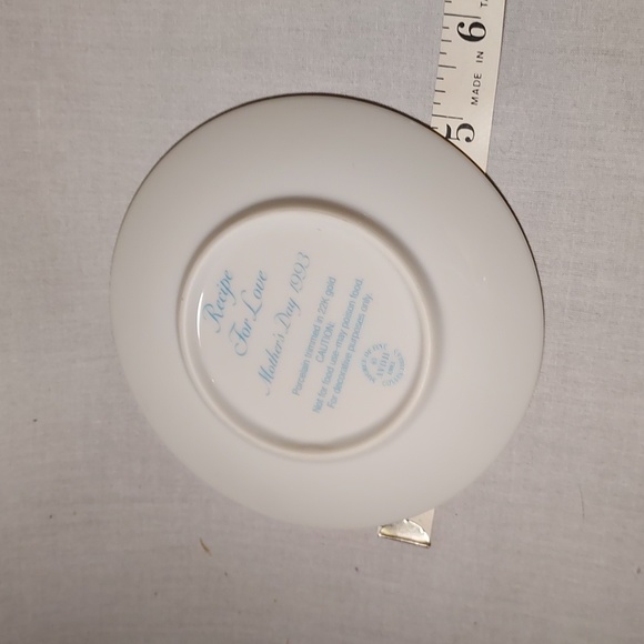 Vintage 1993 Avon Mother's Day Plate in Original Box - Picture 5 of 5